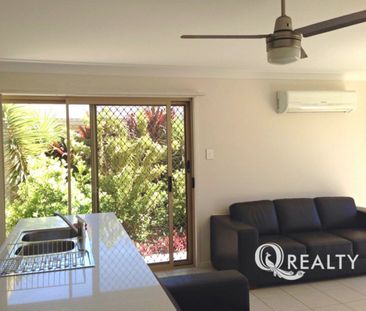 🏡Unfurnished Room in Share House with 1 Garage Space - 6 Month Leas... - Photo 2