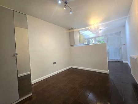 Brookside Road, NW11 - Photo 4