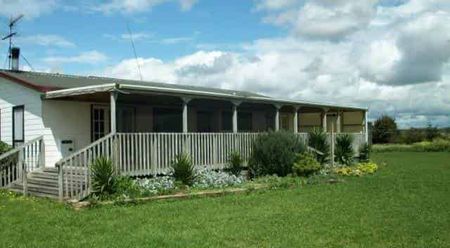 A Little Country - Photo 3