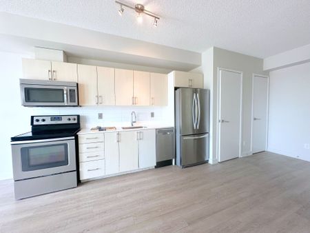 For Lease - 763 Woodbine Avenue Unit# 406, Toronto, Ontario - Photo 5