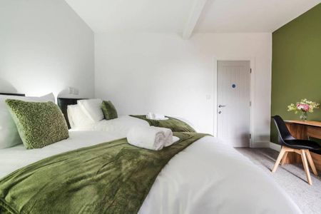 1 bedroom in a house share to rent - Photo 3