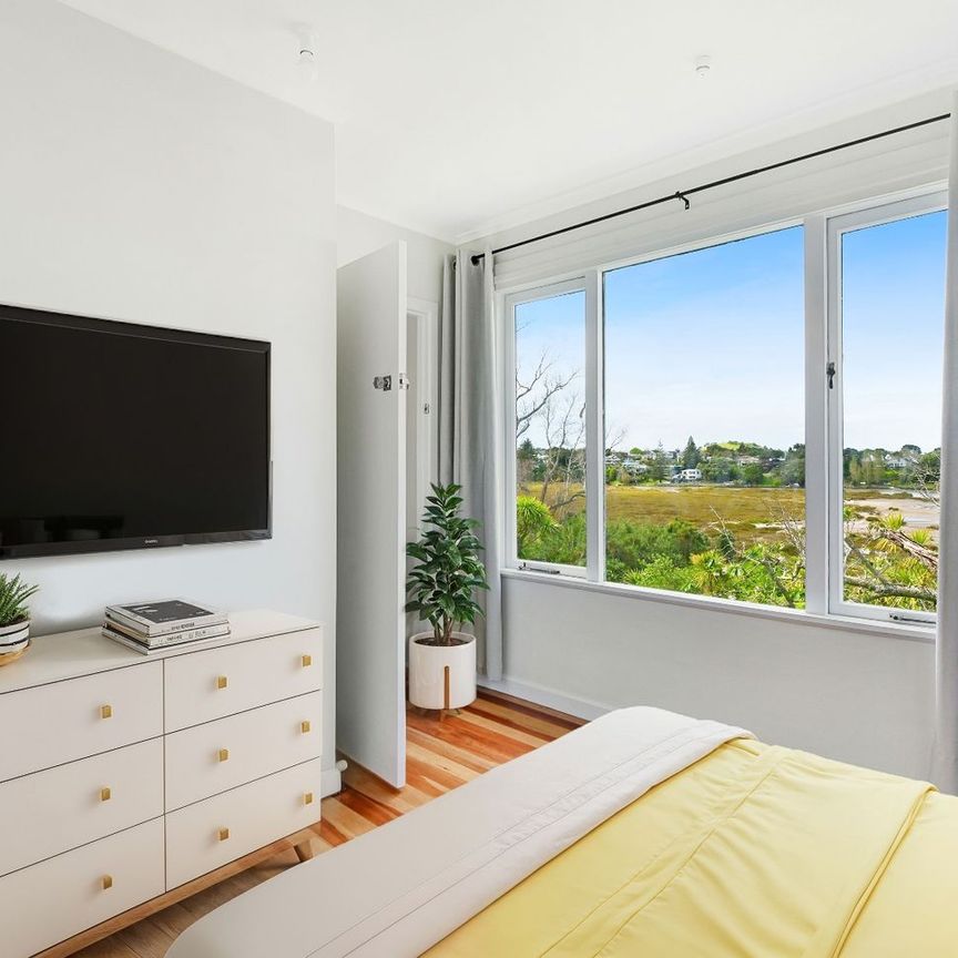 Refreshed 2 Bedroom with Charm Galore! - Photo 1