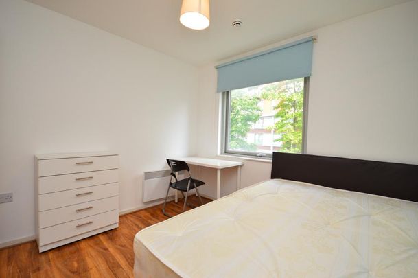 1 bedroom in a flat share to rent - Photo 1