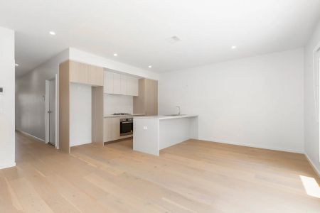 Stylish Townhouse Living in the Sought-After Brompton Estate - Photo 4