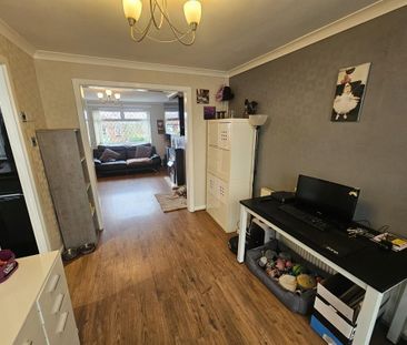 3 bedroom terraced house to rent - Photo 3