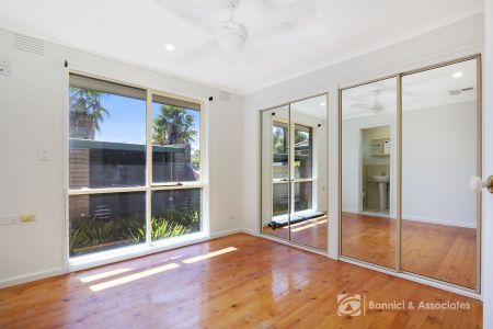 7 Hotham Circuit, Thurgoona - Photo 2