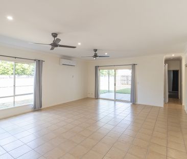 FAMILY HOME - TOOGOOM - Photo 1