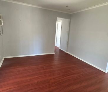 Family Home with Front & Rear Gardens - Photo 2