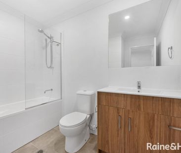 New 3 Bed Townhouses, Air Conditioning throughout & 3.2 kilometers ... - Photo 6