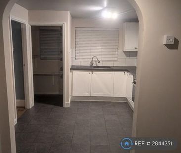 2 bedroom semi-detached house to rent - Photo 2