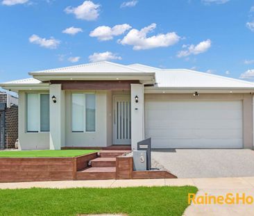 Stunning, Oversized 4-Bedroom Family Home in Peaceful Stonehill Estate - Photo 4