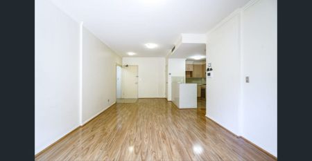 Spacious Ground Floor Apartment of Bright and Light/Fully furnished - Photo 5