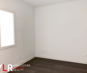 Condo in Burnaby, BC - Photo 3