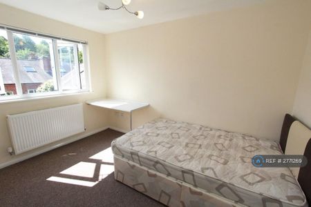 4 bedroom terraced house to rent - Photo 4