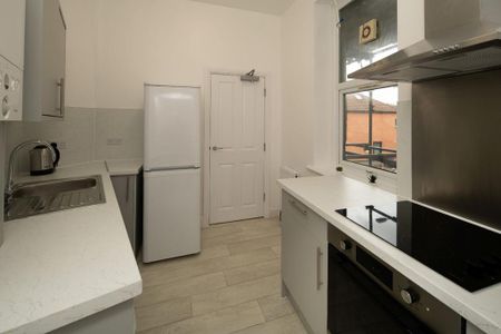 2 bedroom flat to rent - Photo 3
