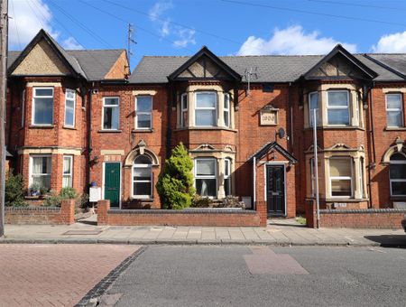 Hurst Grove, Bedford - Photo 3