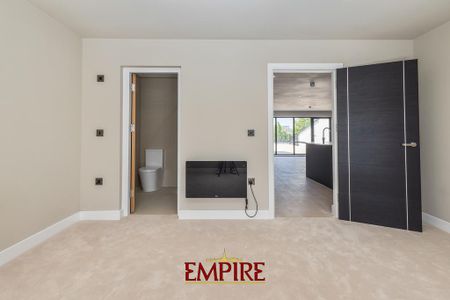 3 bedroom apartment to rent - Photo 2