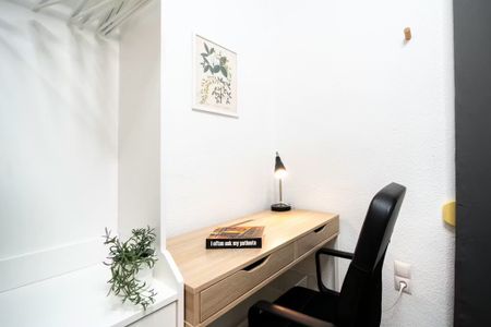 Carrer de Sant Vicent Màrtir, Valencia, Valencian Community 46007 - Photo 4