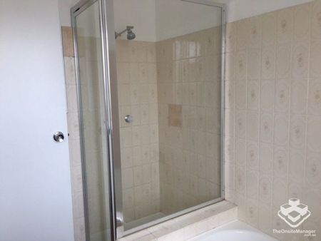 Stunning Unit in Indooroopilly Hot Spot - Photo 3