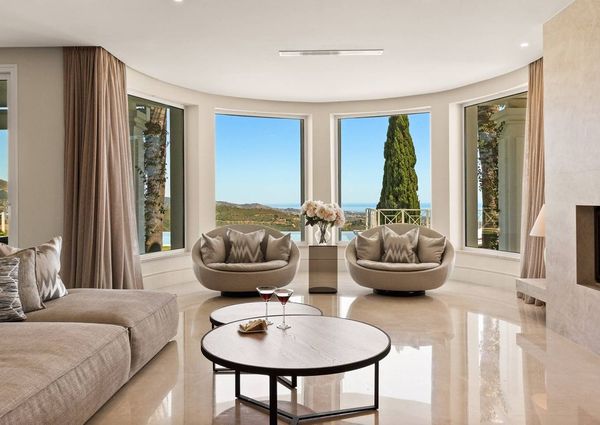 Luxury Villa for rent in Marbella Del Este, Andalusia