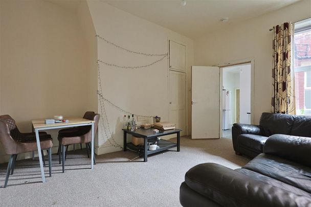 3 bedroom Student Flat to rent in Shortridge Terrace, Jesmond, Newcastle Upon Tyne NE2 - Photo 1