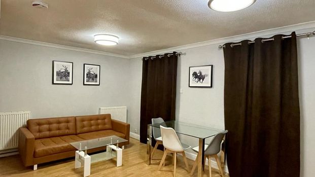 1 Bed Flat, Kingfisher Place, RG1 - Photo 1