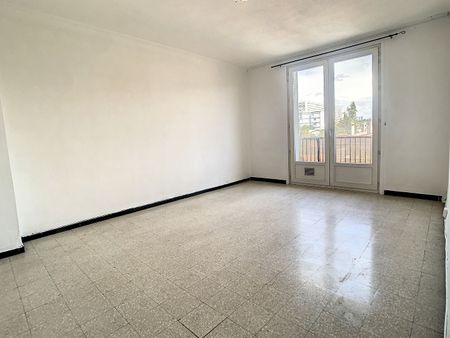 Appartement 3 pièces 57m2 MARSEILLE 14EME 750 euros - Photo 4