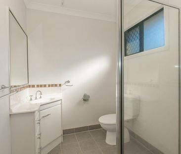 Family home in Mount Louisa - Photo 5