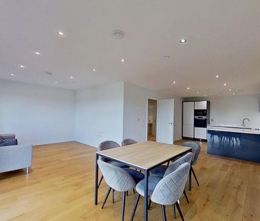 3 bedroom flat to rent - Photo 3