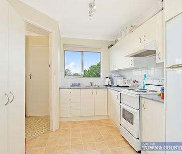 LIGHT & BRIGHT TWO BEDROOM UNIT - Photo 4