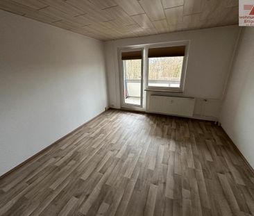 3-Raum Wohnung mit Balkon und Einbauküche! - Foto 1