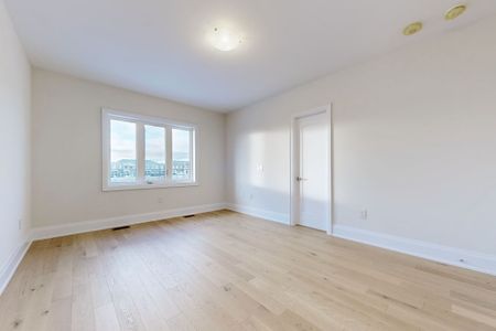 For Lease - 33 Schmeltzer Crescent, Richmond Hill, Ontario - Photo 2