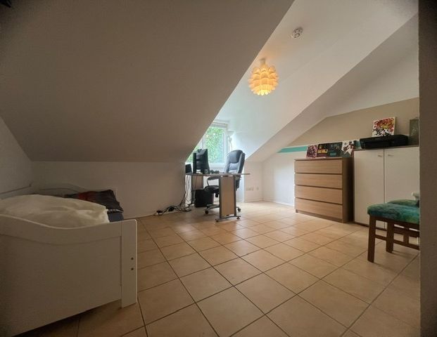 3 Zimmer Dachgeschosswohnung in zentraler Lage von Pinneberg zur Miete - Photo 1