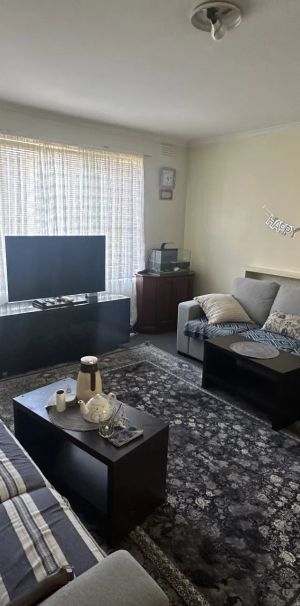 2-Bedroom Ground Floor Flat in Prime Dandenong Location - Photo 1