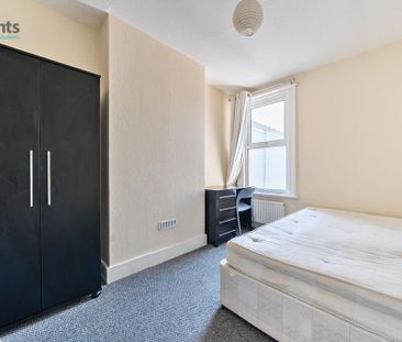 5 bedroom terraced house to rent - Photo 3