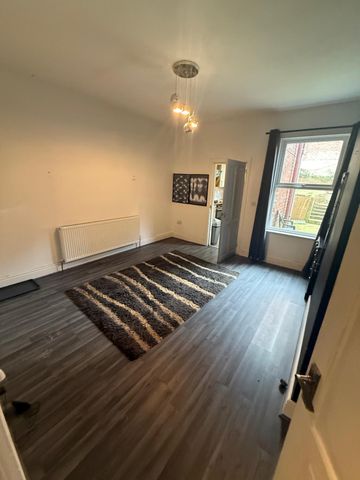 215 Firth Park Road, Sheffield, S5 6WW – Spacious 2-Bedroom Home - Photo 2