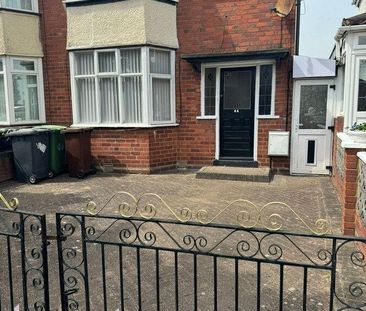 2 bedroom semi-detached house to rent - Photo 3