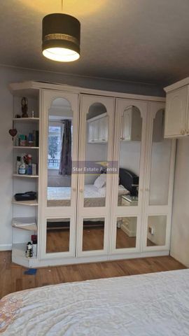 House share to rent - Photo 2