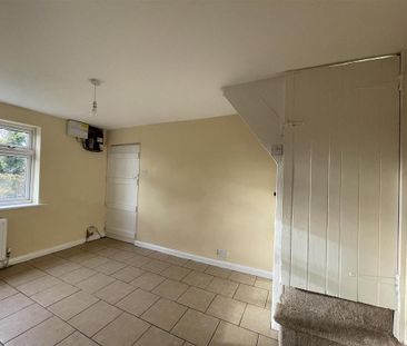 3 bedroom detached house to rent - Photo 2