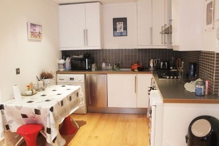 Holloway Road, London - Photo 5