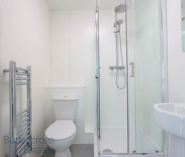 1 bedroom in a house share to rent - Photo 6