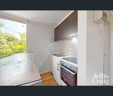 9/34 Mathoura Road, Toorak, Vic 3142 - Photo 2