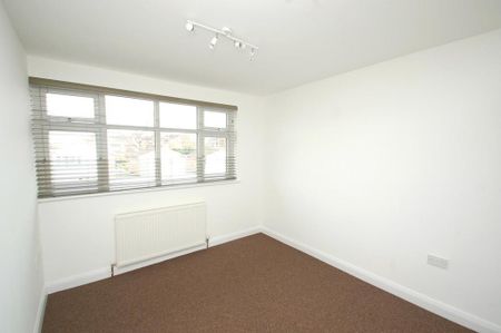 3 bedroom link detached house to rent - Photo 5