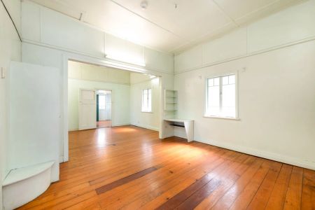Charming Character Home in the Heart of Woolloongabba - Photo 2