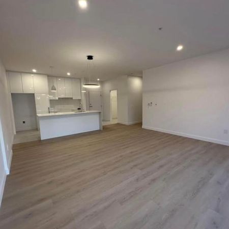 Magnifique grand 4-1/2 vue sur le fleuve avec accès rapide aux ponts - Photo 4