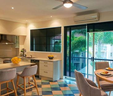 Top-Floor Calm in the Heart of Main Beach - Photo 5