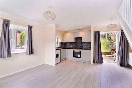 Fox Road, Haslemere - 1 bedroomProperty for lettings - Seymours - Photo 3