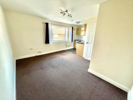 SPECTACULAR TWO BEDROOM FLAT IN THE STRIKING CITY OF WAKEFIELD!!! - Photo 3