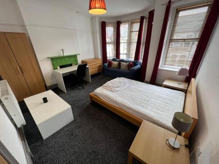 5 bedroom terraced house to rent - Photo 5