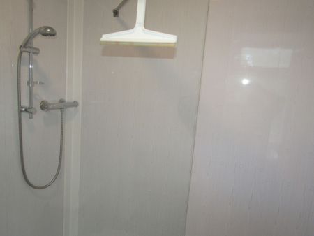 3 bed Semi-Detached - To Let - Photo 5